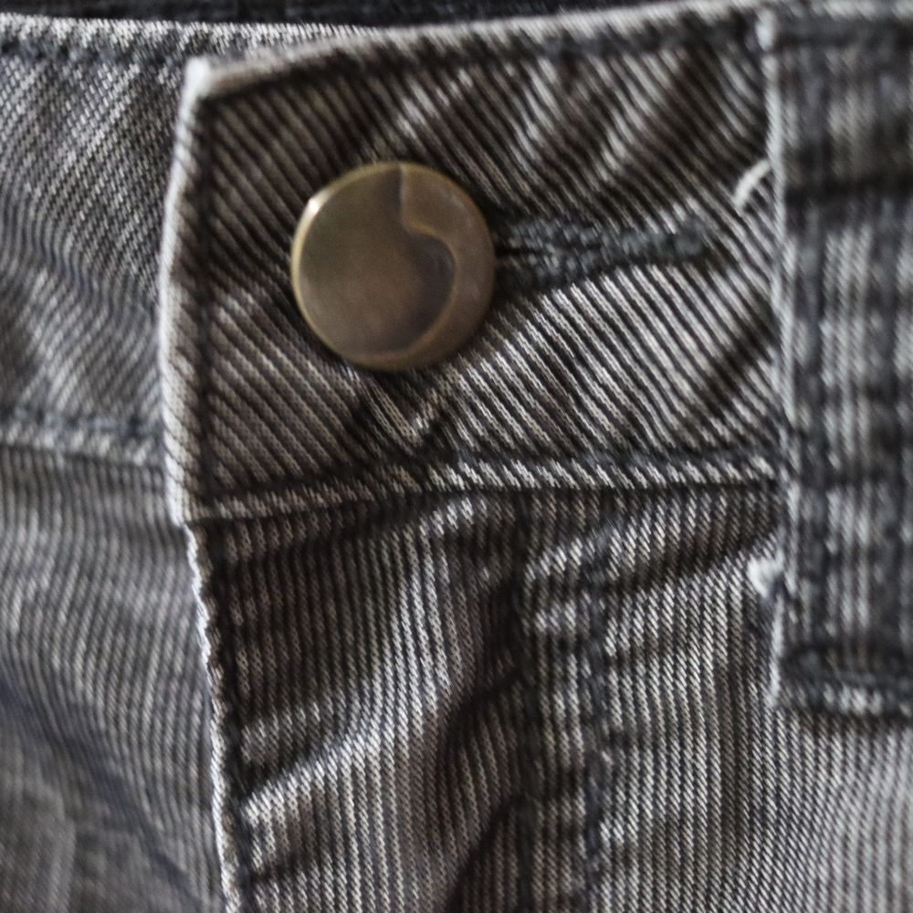 Joe Jean's Gray Burnout Distressed Ever Blue Straight Leg Jean's 12 - Picture 14 of 16